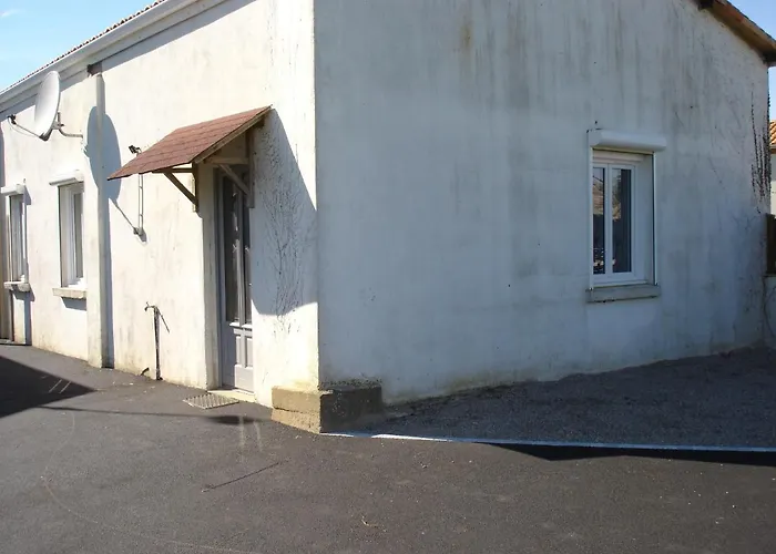 Casa de Férias Le De La Grande Benatrie *