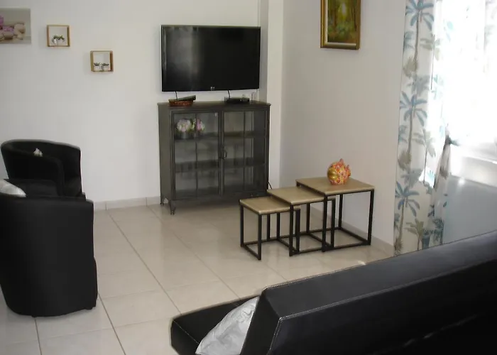 Casa de Férias Le De La Grande Benatrie