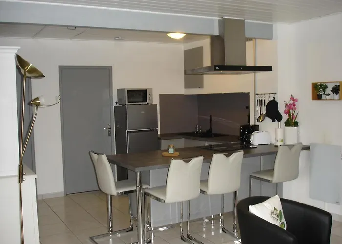 Le De La Grande Benatrie