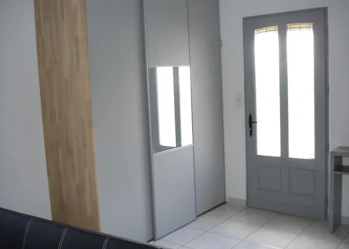 Le De La Grande Benatrie