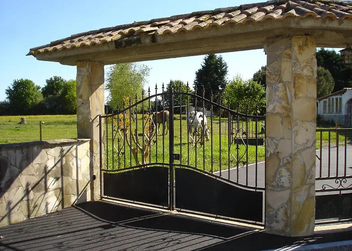 Le De La Grande Benatrie Casa de Férias Grosbreuil